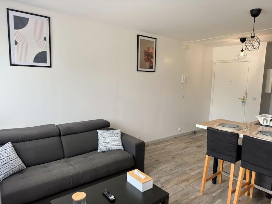 Luxurious And Stylish Between & Paris Apartment Champs-Sur-Marne
